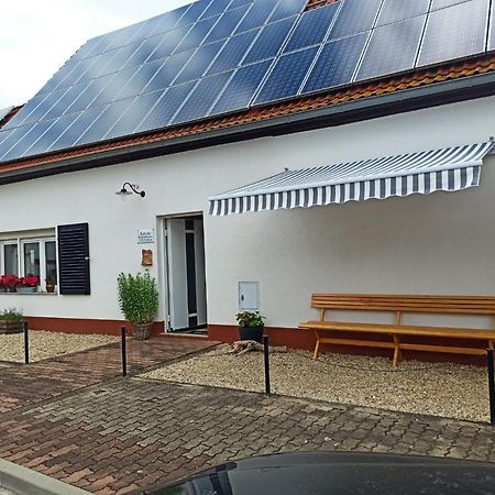 Zum-Butterstock Lägenhet Schkopau Exteriör bild