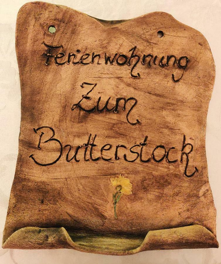 Zum-Butterstock Lägenhet Schkopau Exteriör bild